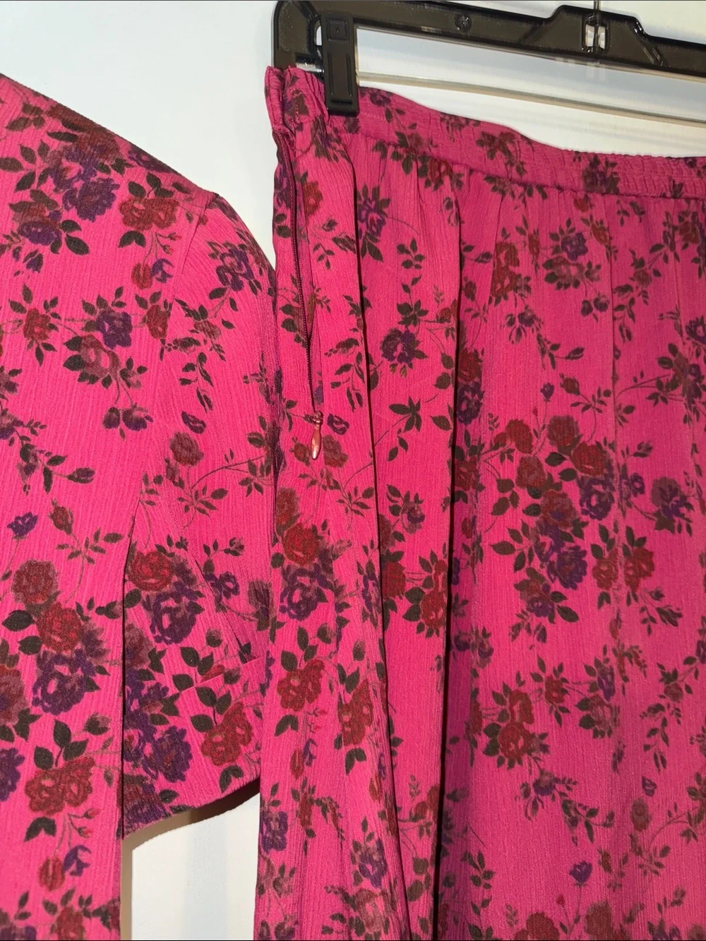 Vintage Leslie Fay Magenta Floral Two-Piece - Short Sleeve Top & Skirt